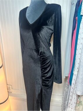 Black Velvet Long-Sleeve Ruched Side V-Neck Dress